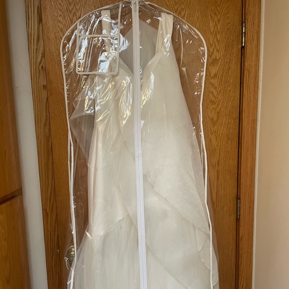 Brand New Martina Liana wedding dress - Picture 4 of 4